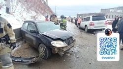 Два пассажира Toyota Corolla пострадали в ДТП в Холмске