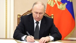 Владимир Путин дал поручения на совещании по капремонту школ