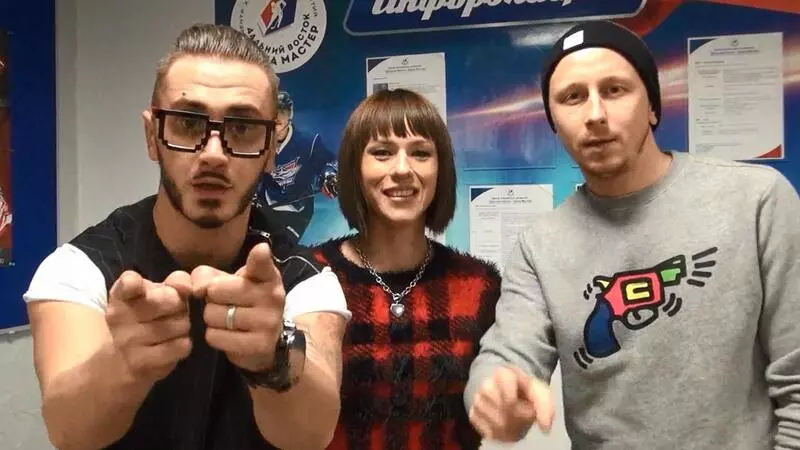 СТИХия новогодняя. Заряженное позитивом поздравление группы IOWA