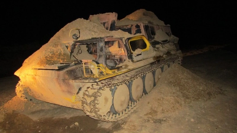 Мужчина на севере Сахалина поджег вездеход начальника за невыплату зарплаты