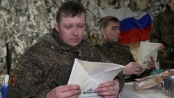 Сахалинские волонтеры передали подарки, письма и сладости бойцам СВО в честь 23 февраля