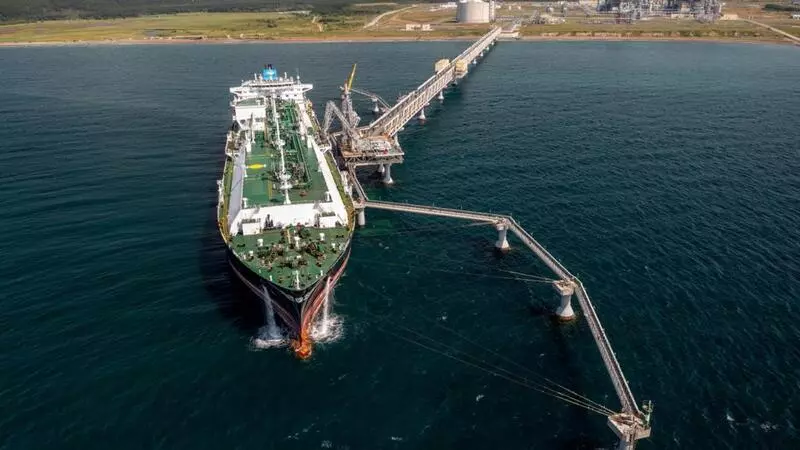 На проекте «Сахалин-2» возобновлено производство сжиженного природного газа