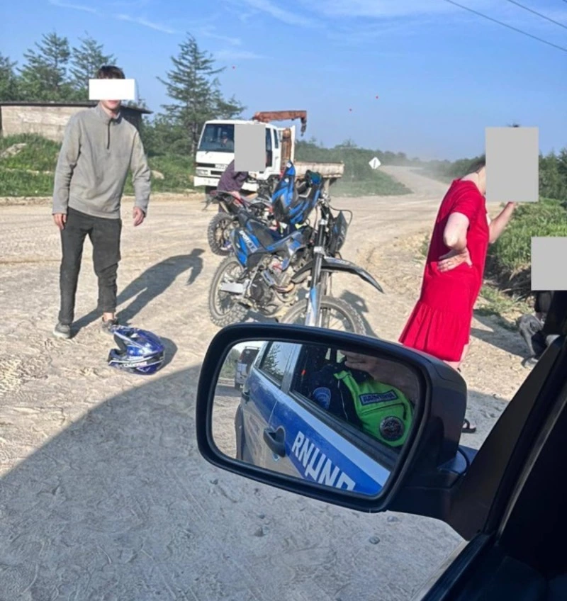 Двух подростков на мотоциклах без прав задержали в Охе