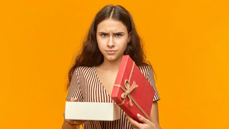 Жители Южно-Сахалинска назвали самые неудачные новогодние подарки