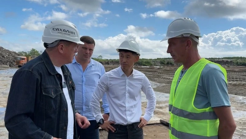 Губернатор Валерий Лимаренко проинспектировал процесс рекультивации свалки в Аниве