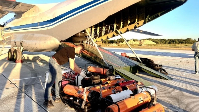 Сахалинская область передала в Приморье оборудование для ликвидации последствий ЧС