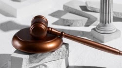 Начальника ОМВД в Корсакове осудят за незаконное водворение женщины в изолятор