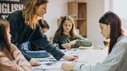 На ПМЭФ-2026 предложили ввести факультативы этикета в школах 