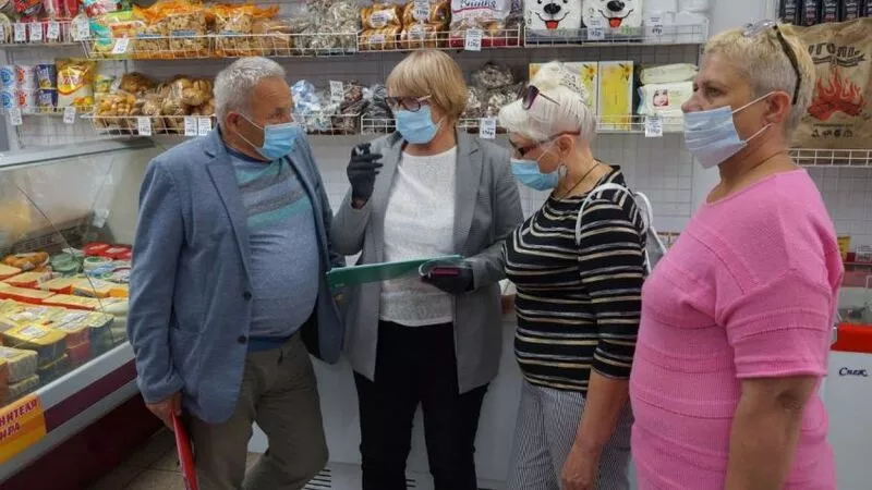 «Серебряные волонтеры» начали мониторить цены на продукты в Южно-Сахалинске