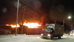 Очевидцы: административное здание вспыхнуло в Дальнем