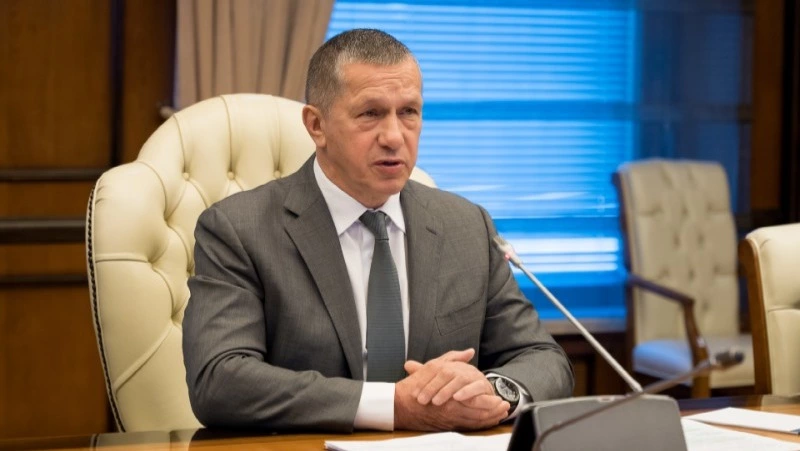 Юрий Трутнев поздравил жителей Дальнего Востока с Днем Конституции 