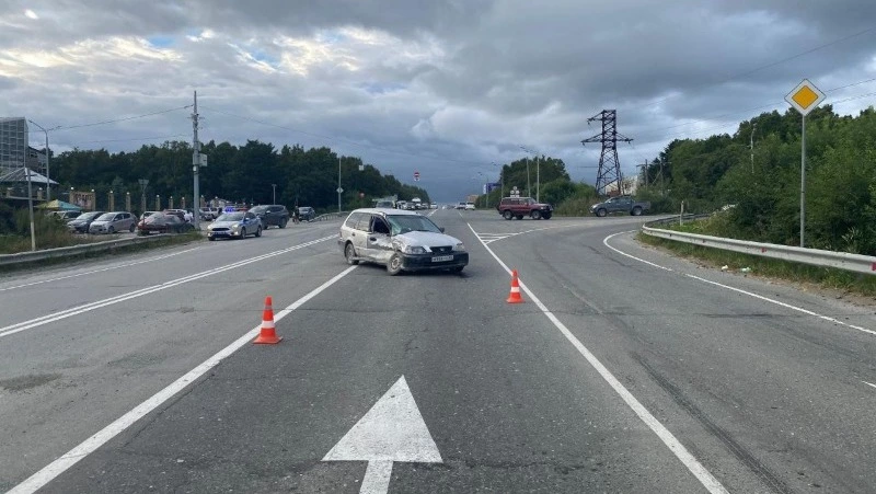 Водитель Honda Partner получил травмы после ДТП в Южно-Сахалинске       