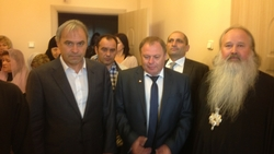 Служить людям