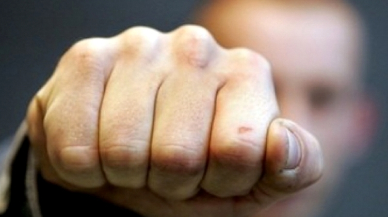 15-летний сахалинец избил 43-летнего мужчину