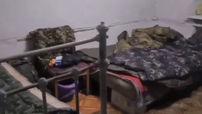 Условия быта мобилизованных в зоне СВО показали жителям Сахалина