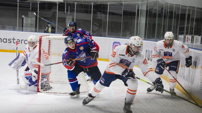 9 шайб и важная победа: «Сахалинские акулы» потрепали «СКА-Варягов»