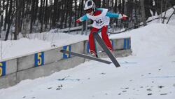 Летающие лыжники Сахалина боролись за призы зимних каникул
