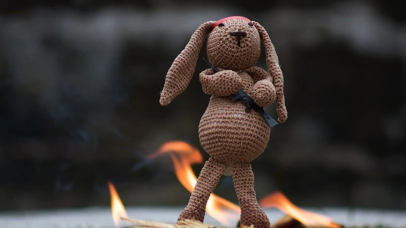 В дачном поселке вблизи Южно-Сахалинска пожарным пришлось тушить дом, баню и сарай