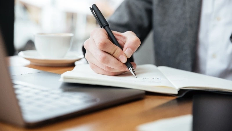 Тест на грамотность: знатоки пишут эти 9 разговорных слов правильно, а вы?