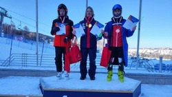 Золотую медаль привез со всероссийских соревнований по горным лыжам житель Сахалина