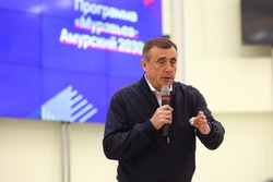 Лимаренко познакомил курсантов «Муравьев - Амурский 2030» с управленцами Сахалина 