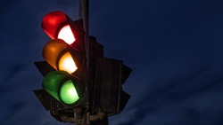 Два «умных» светофора установят на крупных перекрестках в Южно-Сахалинске 