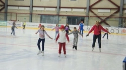 Спортшкола «Кристалл» зовет южносахалинцев покататься на коньках