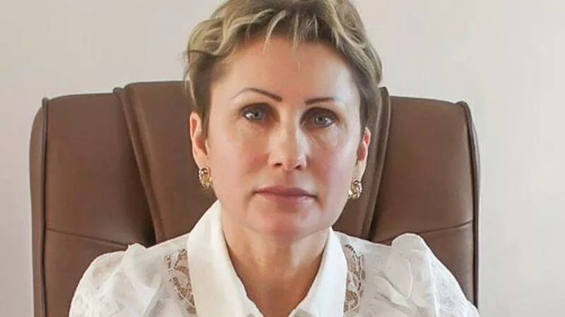 Елена Столярова заканчивает «антикризисную командировку» в Углегорском районе