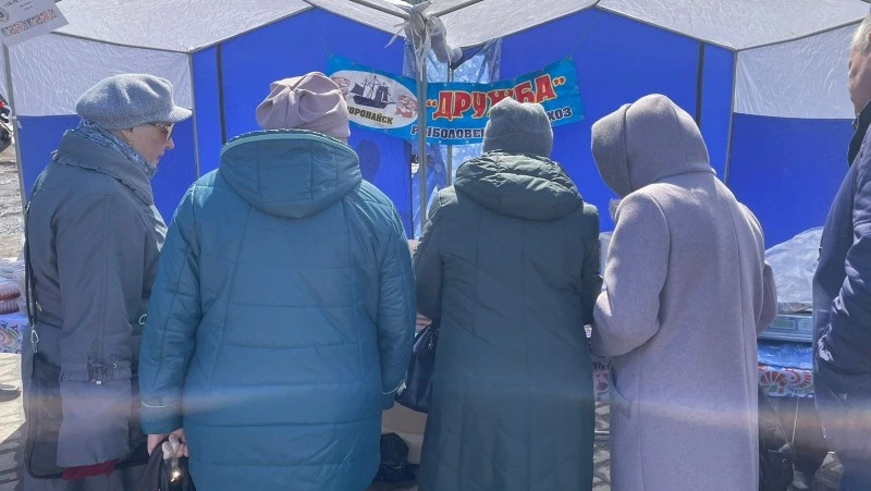 В социальном магазине в Поронайске побывал губернатор