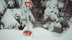 Снег после циклона в Томаринском районе вывезут 20 января