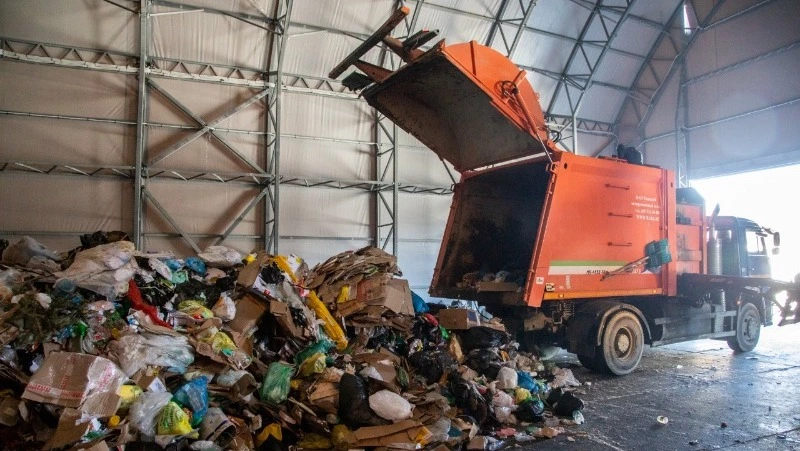 Дорожные службы в Южно-Сахалинске перевели в усиленный режим работы перед циклоном