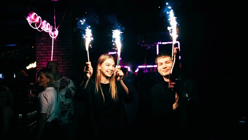 Вечеринки для взрослых в Южно-Сахалинске (21+): волейбол в баре и лего-игры