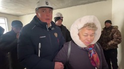 Губернатор Сахалинской области проинспектировал ход строительства жилого дома в селе Сокол