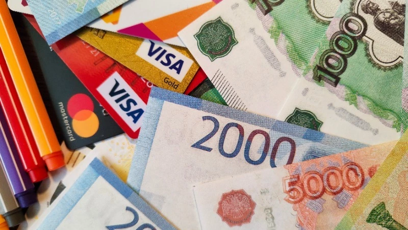 Зарплаты россиян в 2023 году выросли на 0,1%