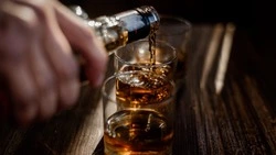 В «наливайках» в жилых домах на Сахалине и Курилах ограничат продажу алкоголя, но с нюансами