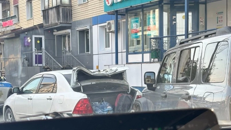 Пятничное «комбо»: житель Южно-Сахалинска заснял две аварии по пути на работу