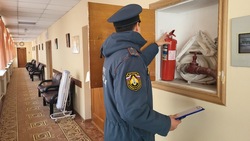 Сотрудники МЧС проверили меры пожарной безопасности в «Лесном озере» на Сахалине