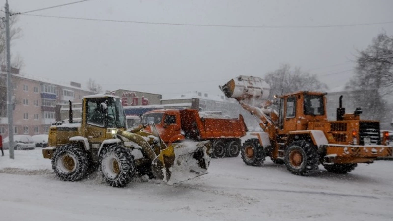 Более 160 снегоуборочных машин будут работать в Южно-Сахалинске в ночь на 16 января