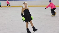 В Макарове воспитывают 49 юных фигуристов 