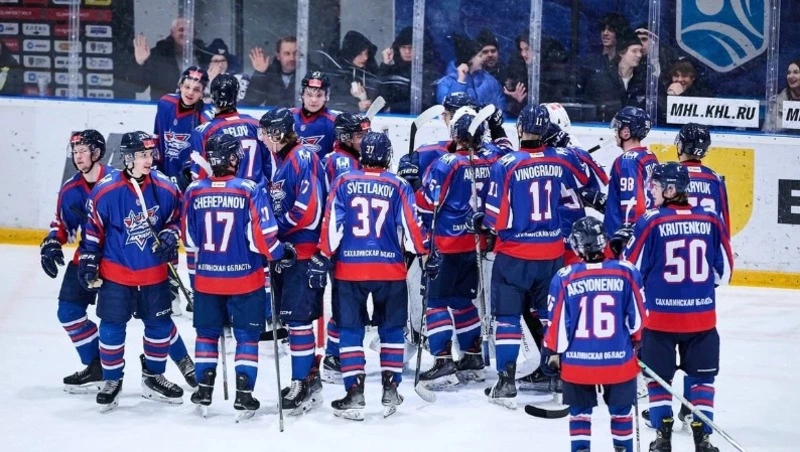 «Сахалинские Акулы» разгромили команду своего бывшего тренера