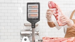 На Сахалине остановили продажи мясной продукции из-за фейковых сертификатов и опасных бактерий