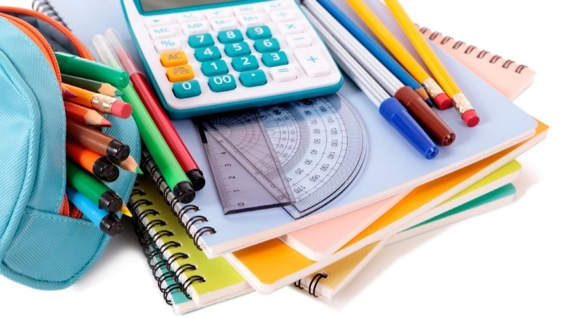 Жителей Сахалина предупредили об опасности дешевых канцтоваров для школьников  