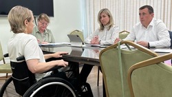 Для девушки-инвалида в Углегорске оборудуют пять учреждений по поручению губернатора