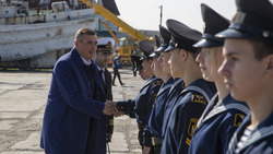Губернатор оценил новое судно «Павел Леонов»