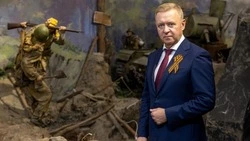 Мэр Сергей Надсадин поздравил южносахалинцев и гостей города с Днем Победы