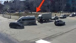 Водители Южно-Сахалинска встали в пробку на улице Пуркаева из-за ДТП 19 апреля