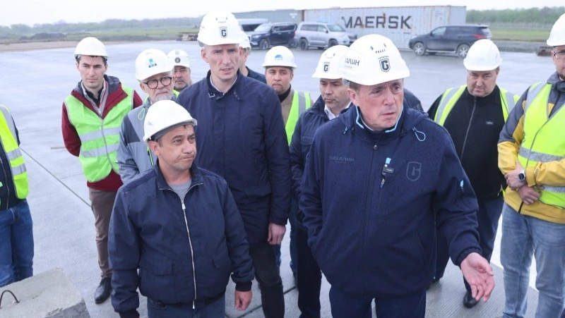 Бетонирование взлетно-посадочной полосы в аэропорту Южно-Сахалинска завершат в 2025 году