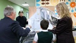 Современный исследовательский микроскоп установили в СахГУ