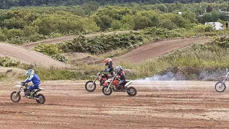 Жители Невельского района в День шахтера соревновались в мотокроссе