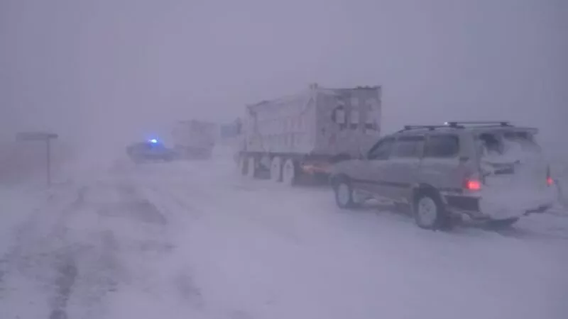 Из-за непогоды на Сахалине закрыли еще несколько участков дорог